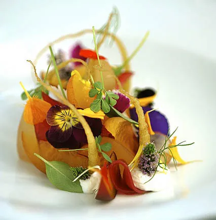 Private chef Île de Ré — gastronomic table setting Atlantic France